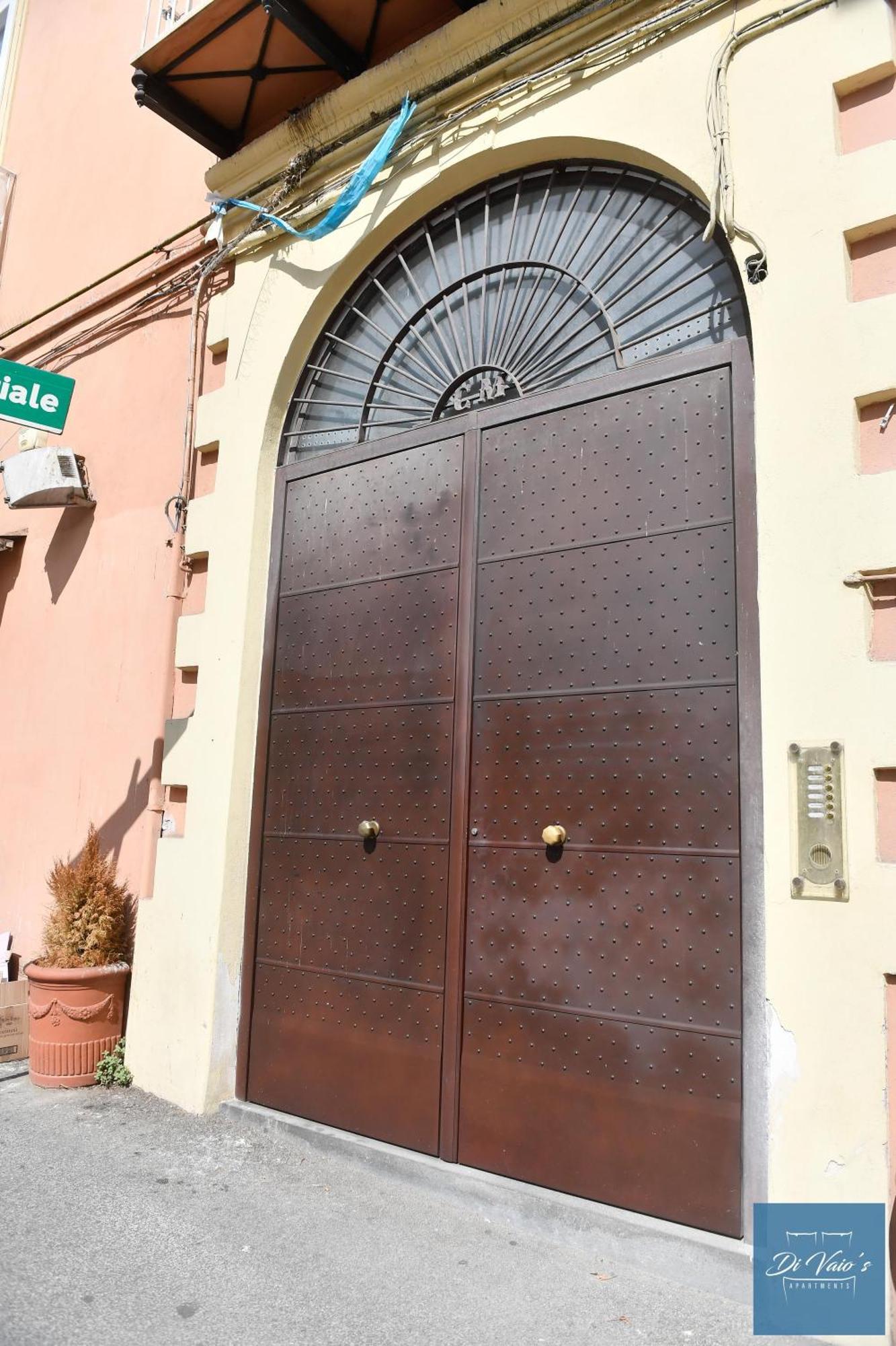 Di Vaio'S Apartments Наполи Екстериор снимка