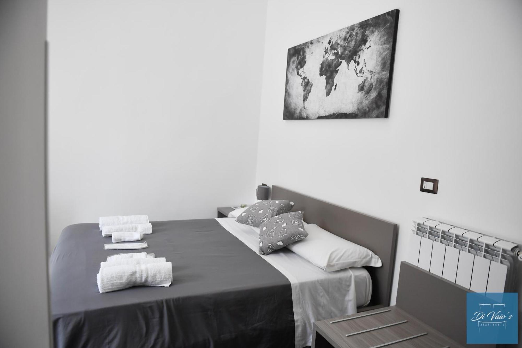 Di Vaio'S Apartments Наполи Екстериор снимка
