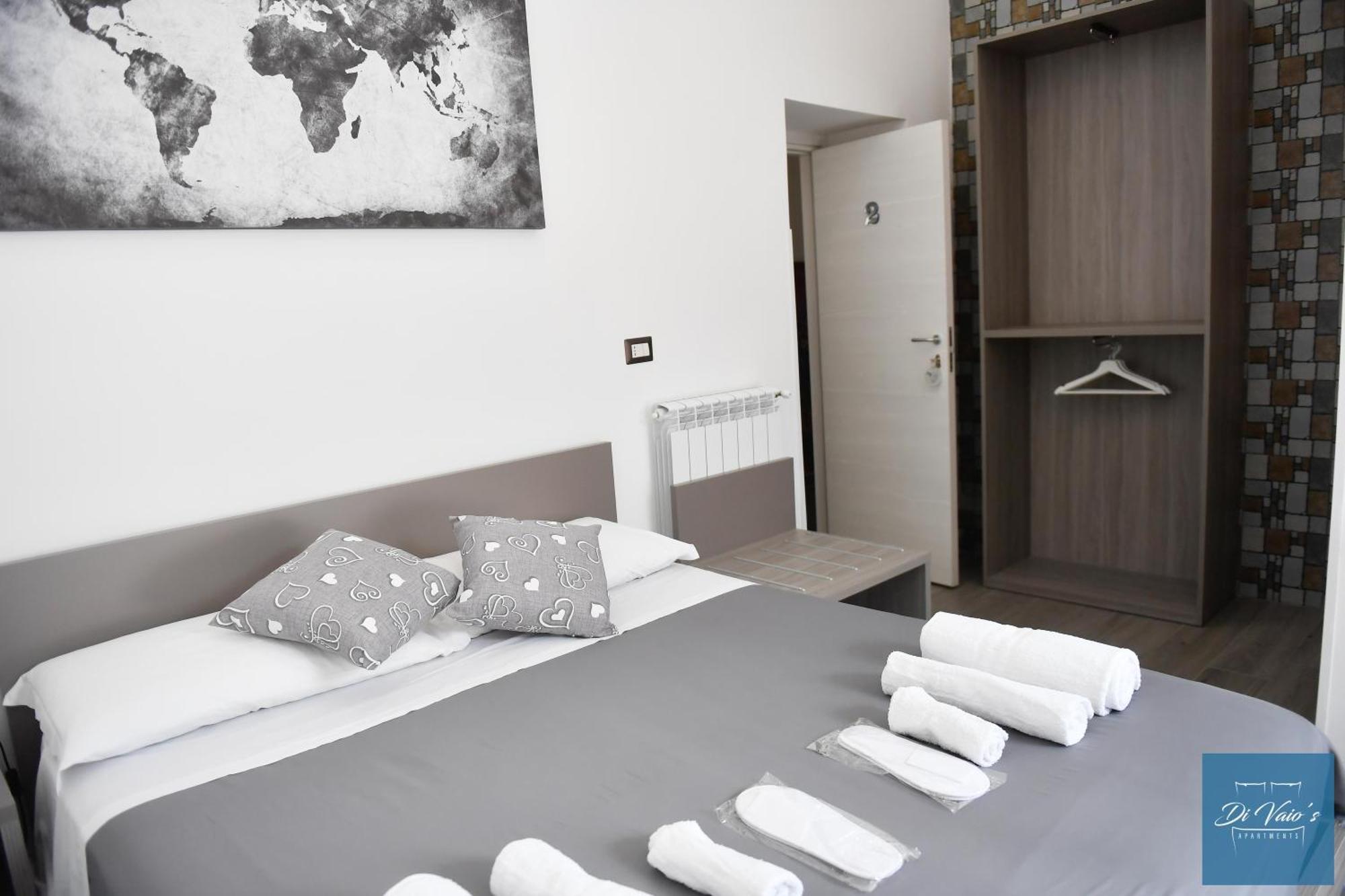 Di Vaio'S Apartments Наполи Екстериор снимка