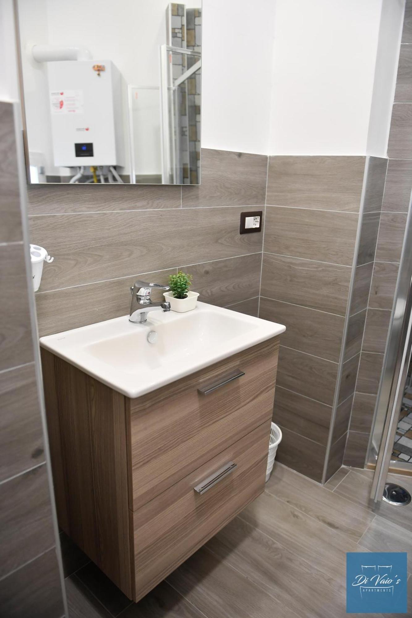 Di Vaio'S Apartments Наполи Екстериор снимка