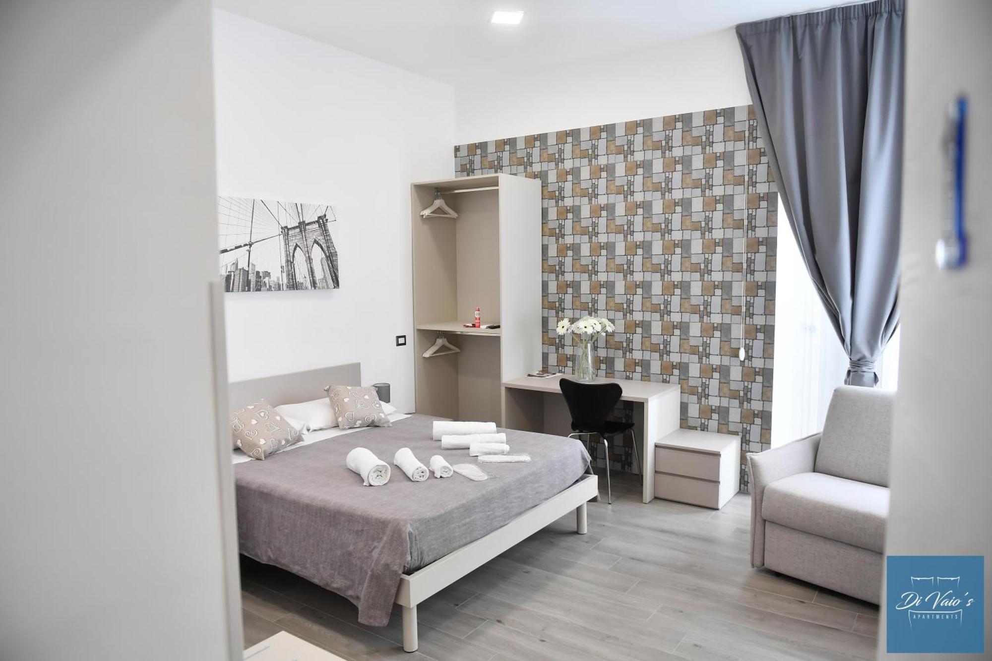 Di Vaio'S Apartments Наполи Екстериор снимка