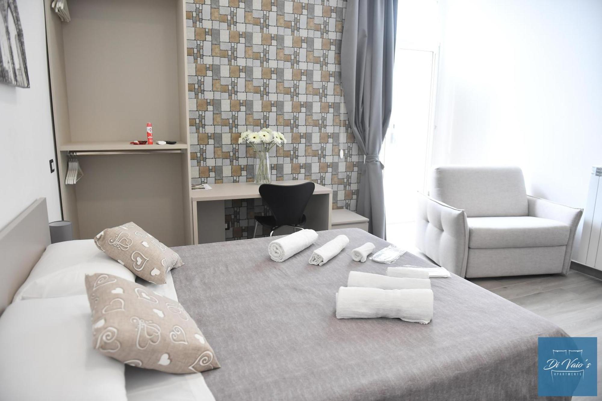 Di Vaio'S Apartments Наполи Екстериор снимка